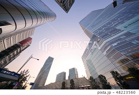 日本の東京都市景観 東京駅(八重洲側)などを望む 日本の東京都市景観 東京駅(八重洲側)などを望む 48223560