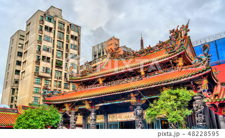 Longshan Temple in Taipei, Taiwan Longshan Temple in Taipei, Taiwan 48228595