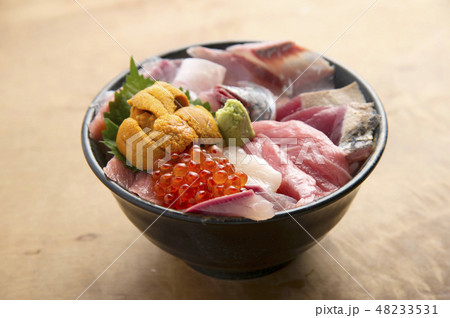海鮮丼 48233531