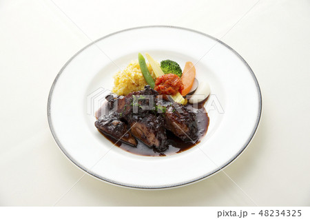 牛ほほ肉の煮込み 牛ほほ肉の煮込み 48234325