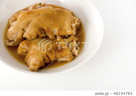 沖縄料理 てびち（豚足の煮付け） 48234765