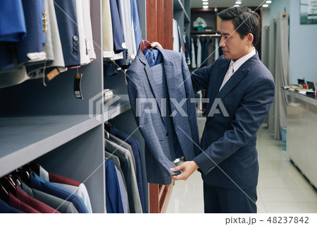 Choosing casual everyday suit Choosing casual everyday suit 48237842