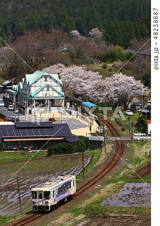 桜咲く山岡駅と明知鉄道 桜咲く山岡駅と明知鉄道 48238687