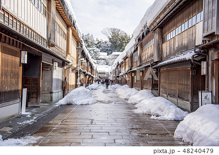 【雪　東山ひがし茶屋街】 48240479