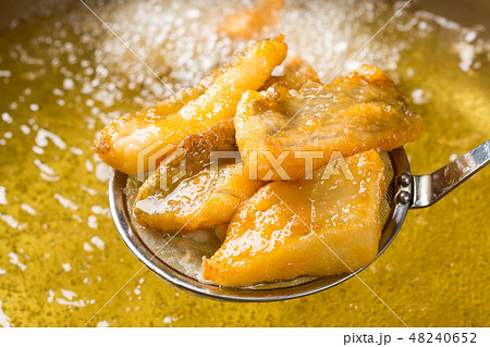 白身魚の唐揚げ 48240652