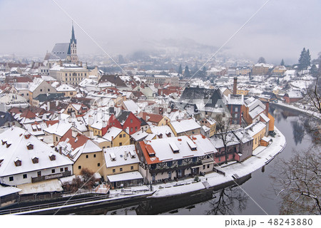 チェコ　チェスキー・クルムロフ　冬 48243880
