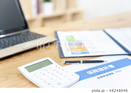 保険営業イメージ　 48248046