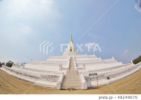 タイ王国アユタヤの観光地「ワット・プーカオ・トーン(Chedi Phukhao Thong)」 タイ王国アユタヤの観光地「ワット・プーカオ・トーン(Chedi Phukhao Thong)」 48249070