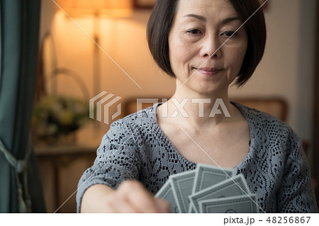 女性　カジノ  旅 48256867