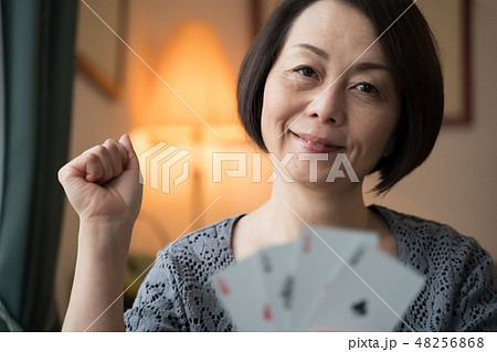 女性　カジノ  旅 48256868