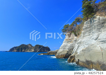 【静岡県】西伊豆　堂ヶ島　三四郎島の風景 48257524