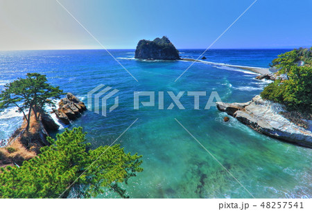 【静岡県】西伊豆　堂ヶ島　三四郎島の風景 48257541
