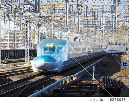 東北新幹線はやぶさこまち 大宮駅の写真素材