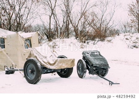 German Military Ammunition. German Anti-tank Gun That Fired A 3.7 Cm Calibre Shell And Infantry Cart German Military Ammunition. German Anti-tank Gun That Fired A 3.7 Cm Calibre Shell And Infantry Cart 48259492