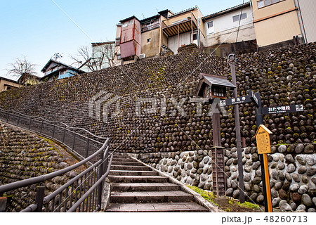 富山 八尾 石垣の町並み 坂のまち 浄円寺坂 2019.02　a 48260713