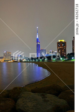 夜の福岡タワー・夜景(2019年2月1日リニューアルオープン) 夜の福岡タワー・夜景(2019年2月1日リニューアルオープン) 48262718