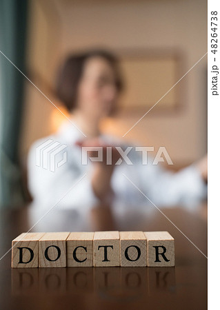 女医 女医 48264738