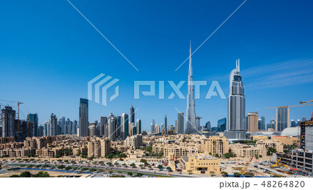 【ドバイ都市風景】ブルジュ・ハリファと都市風景のパノラマ 日中 【ドバイ都市風景】ブルジュ・ハリファと都市風景のパノラマ 日中 48264820