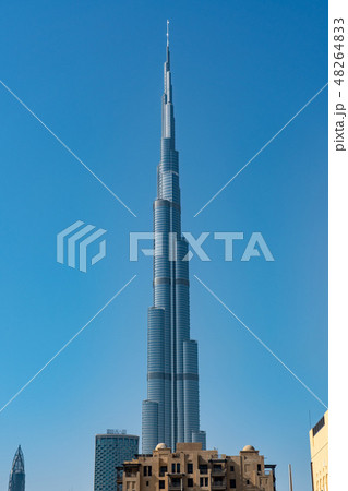 【ドバイ都市風景】ブルジュ・ハリファ クローズアップ 日中 【ドバイ都市風景】ブルジュ・ハリファ クローズアップ 日中 48264833