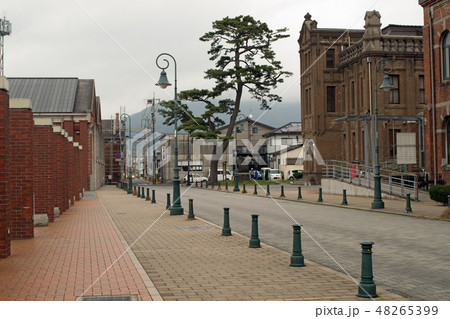 門司赤煉瓦プレイスの歩道の景色 門司赤煉瓦プレイスの歩道の景色 48265399