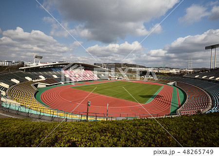 陸上競技場の全景 陸上競技場の全景 48265749