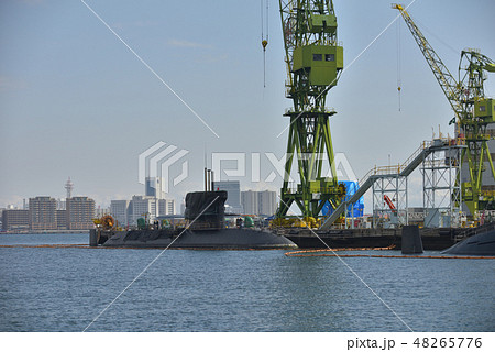 神戸港　ドッグの潜水艦 48265776