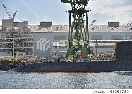 神戸港　ドッグの潜水艦 48265780