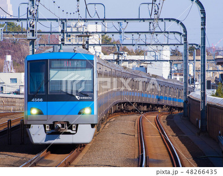 複々線区間を走る小田急線 複々線区間を走る小田急線 48266435