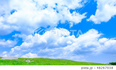 さわやかな高原風景 48267038