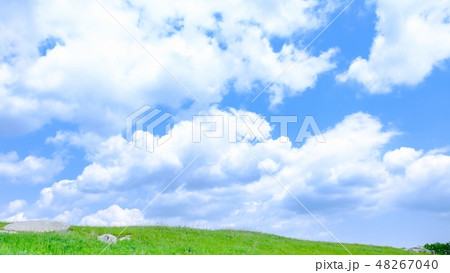 さわやかな高原風景 48267040