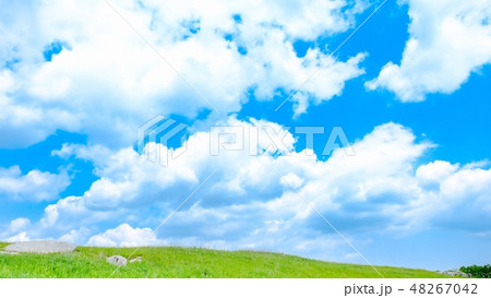 さわやかな高原風景 48267042