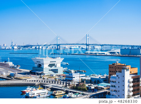 横浜　ベイブリッジとベイエリア 48268330