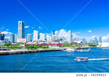 神奈川　横浜　みなとみらいの風景 48268823