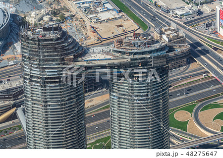 【ドバイ都市風景】ブルジュ・ハリファから望む建築中のビル 【ドバイ都市風景】ブルジュ・ハリファから望む建築中のビル 48275647