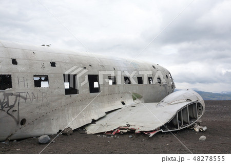 Solheimasandur plane wreck view. Iceland landmark Solheimasandur plane wreck view. Iceland landmark 48278555