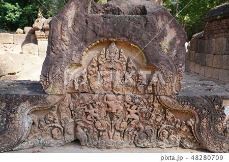 バンテアイ・スレイの彫刻 48280709