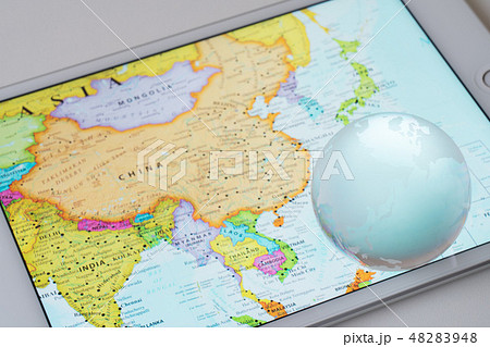 グローバリズム・アジアの地図とガラスの地球儀 48283948