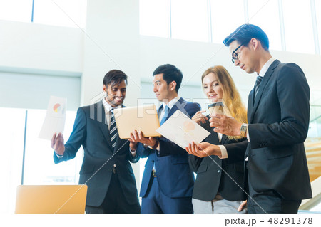 グローバルビジネス チームワーク 多国籍 外資系 ベンチャー IT グローバルビジネス チームワーク 多国籍 外資系 ベンチャー IT 48291378