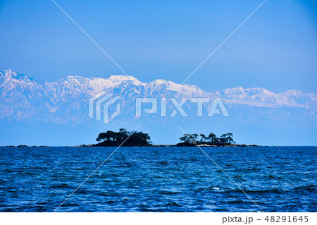 虻が島　富山湾と立山連峰 48291645
