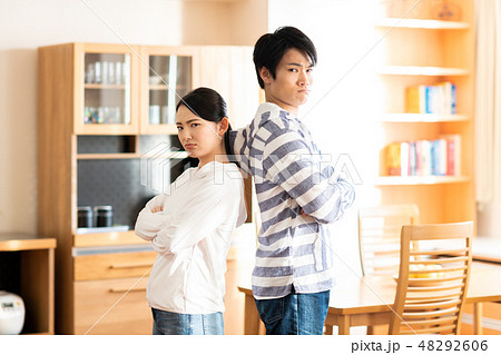 夫婦喧嘩 48292606