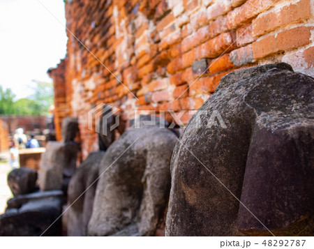 タイ　アユタヤ遺跡の仏像 48292787