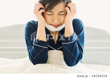 風邪 かぜ 病気 女性 48296058