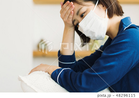 風邪 かぜ 病気 女性 48296115