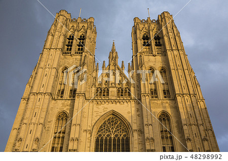 ベルギー　ブリュッセルのサンミッシェル大聖堂 48298992