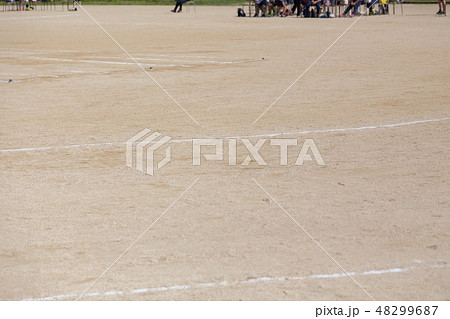 運動会の練習 手前地面にピント 運動会の練習 手前地面にピント 48299687