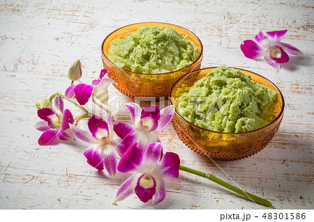 アジアのかき氷　Shaved ice that Asian fruit 48301586