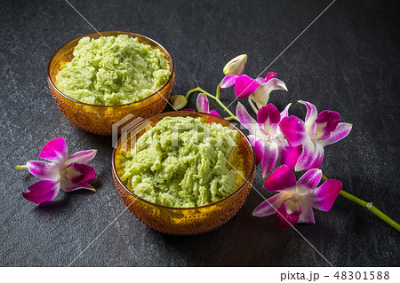 アジアのかき氷　Shaved ice that Asian fruit 48301588