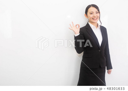 スーツ女性 ビジネス 20代 スーツ女性 ビジネス 20代 48301633