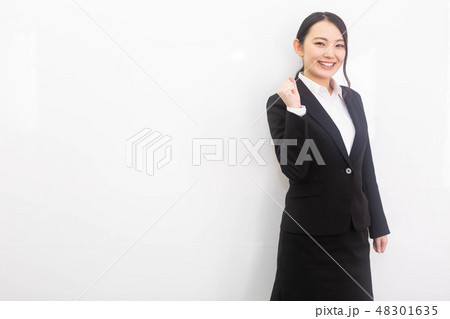 スーツ女性 ビジネス 20代 スーツ女性 ビジネス 20代 48301635