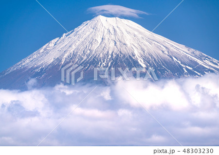 《静岡県》富士山・大雲海と笠雲 48303230